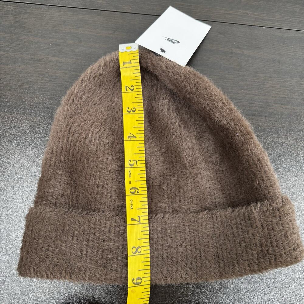 Nike Womens Peak Beanie Baroque Brown Fuzzy Sock Hat Cap OSFM NWT - Picture 8 of 9